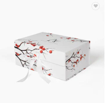 Grand blanc d'enfants de vêtements d'emballage de boîte-cadeau magnétique de papier fait sur commande de pli avec le ruban