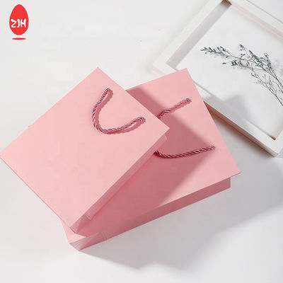 Sac en papier en cuir avec poignée rembourrée FSC