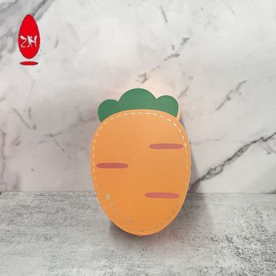 L'oeuf de pâques créatif a formé le couvercle et le fond de papier de boîte d'emballage de cadeau