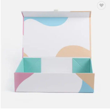 La taille adaptée aux besoins du client Logo Printing Magnetic Foldable Boxes pour le satin vêtx l'empaquetage