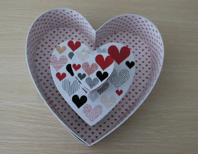 Boîtes de empaquetage de bouquet en forme de coeur rose de fleur de luxe pour Valentine Gift