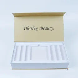 Boîte-cadeau magnétique de carton rigide d'EVA Insert Cosmetic Packaging Boxes